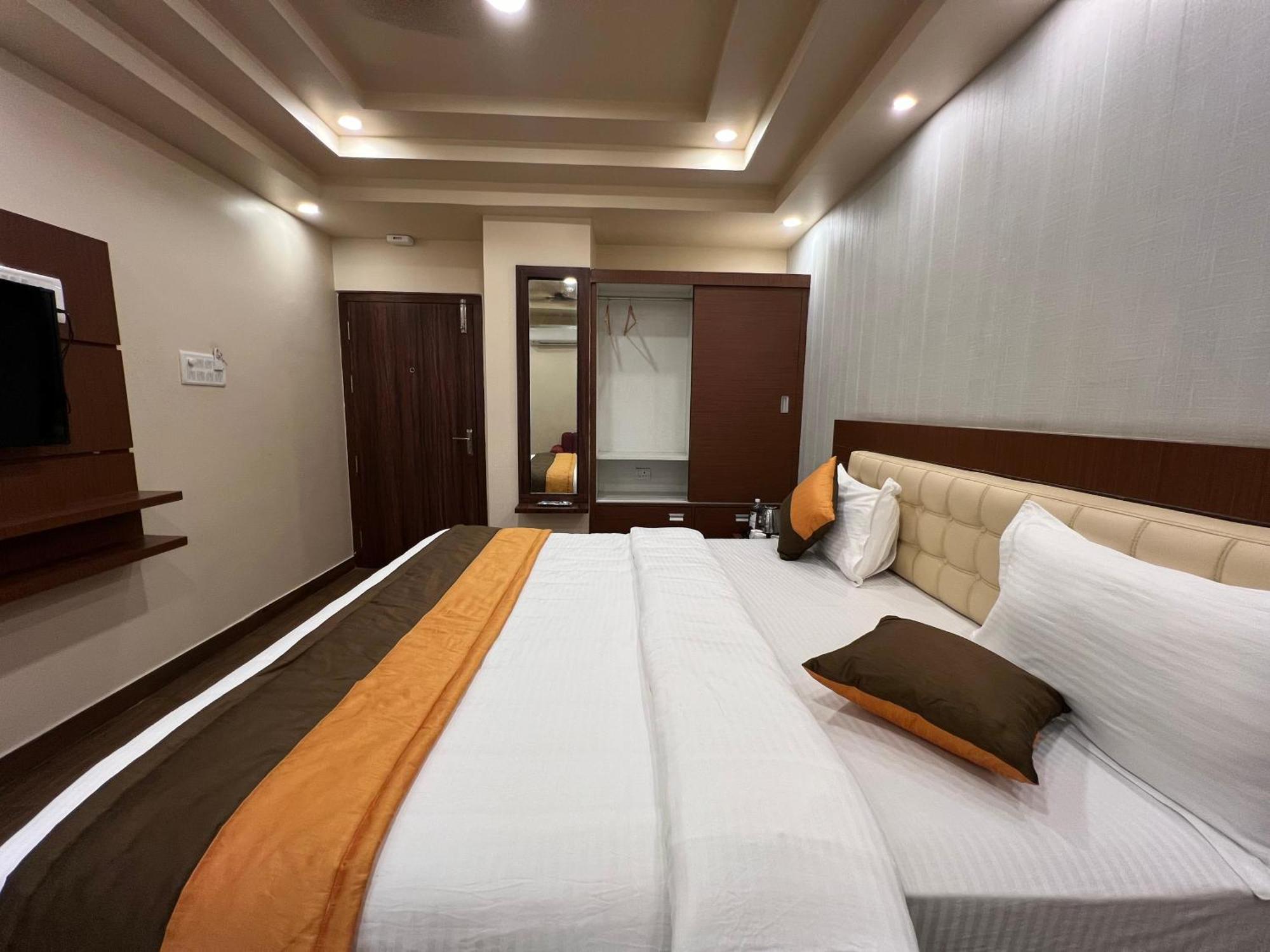 Grand Falcon Electronic City Kammasandra Exterior photo