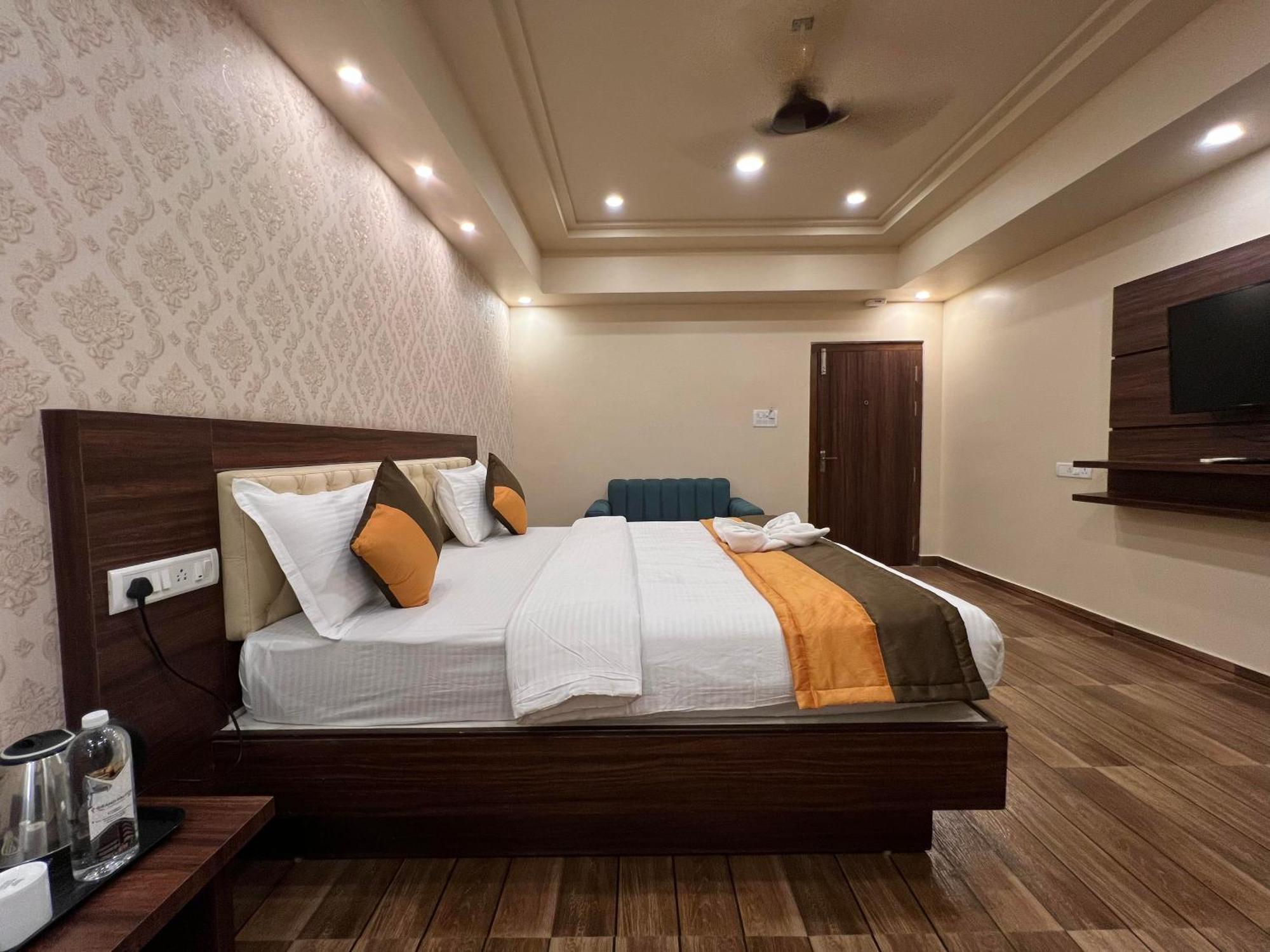 Grand Falcon Electronic City Kammasandra Exterior photo