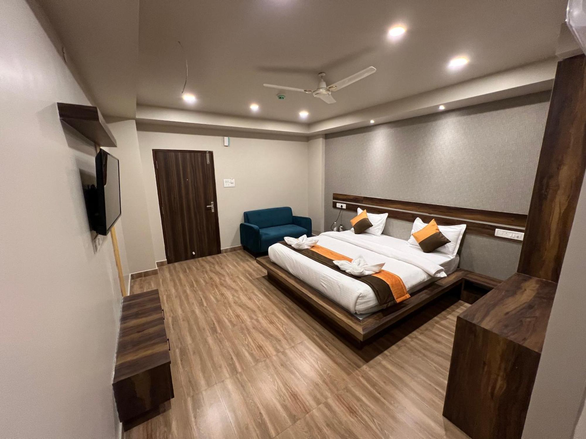 Grand Falcon Electronic City Kammasandra Exterior photo