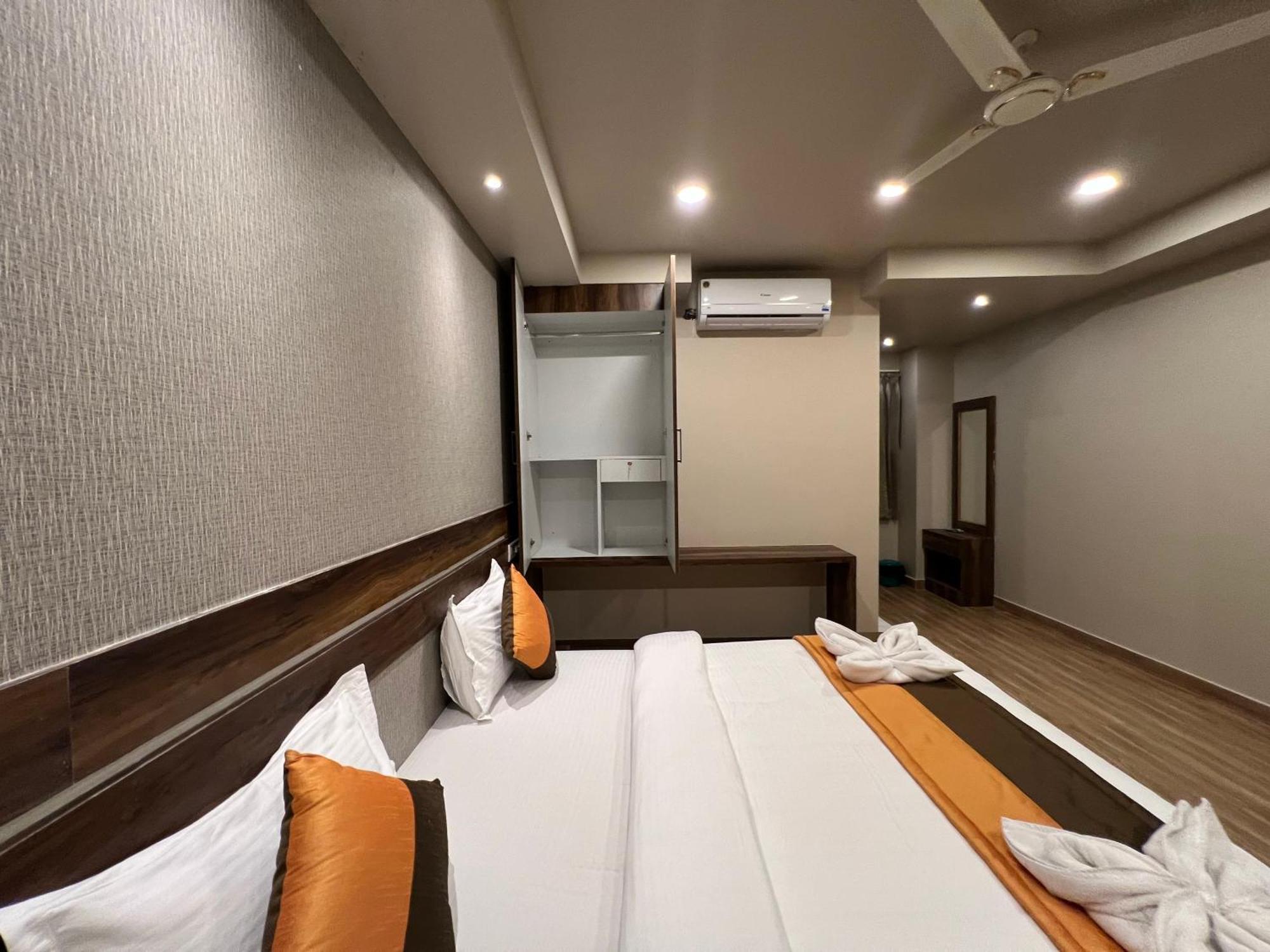 Grand Falcon Electronic City Kammasandra Exterior photo