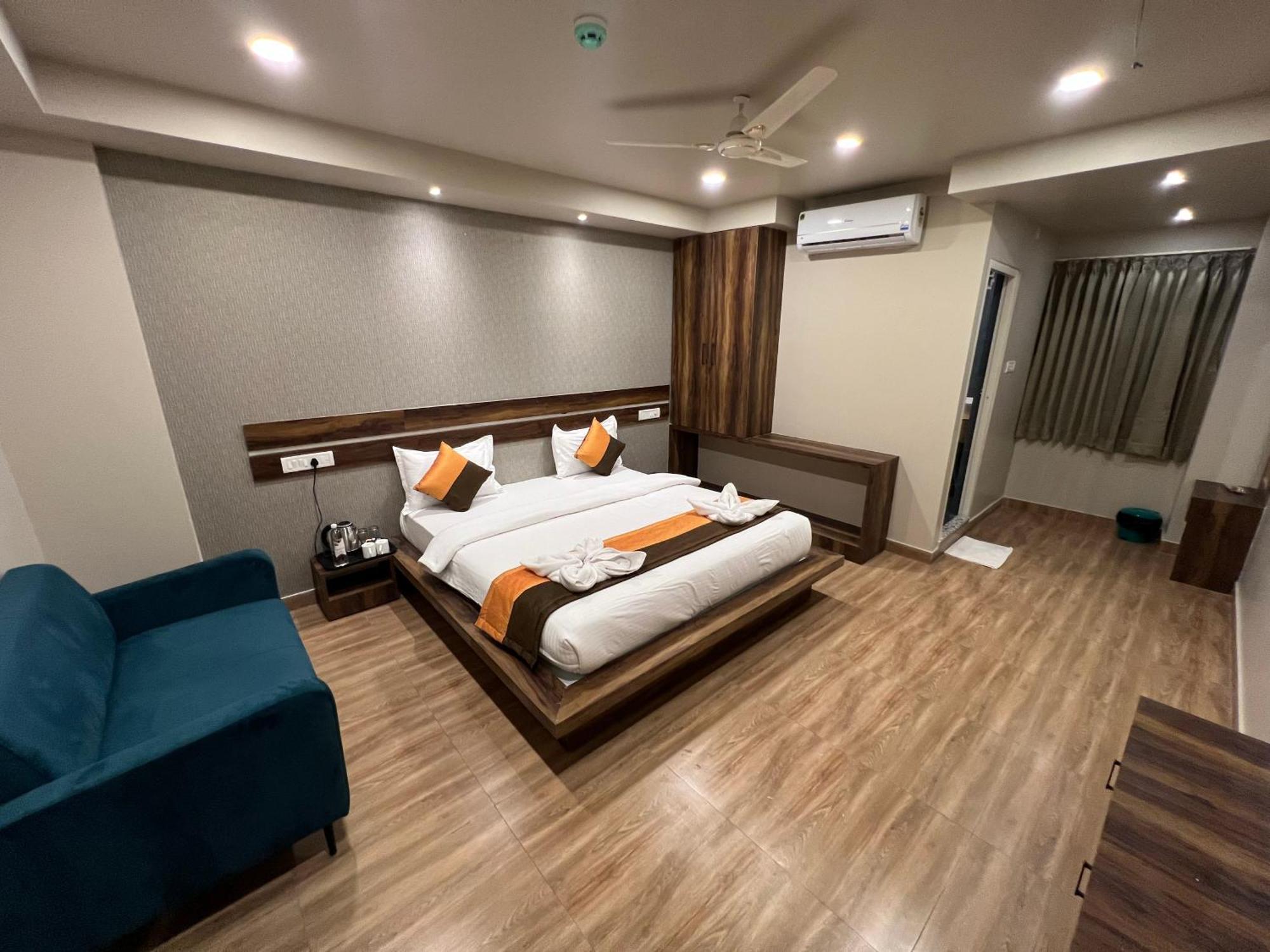 Grand Falcon Electronic City Kammasandra Exterior photo