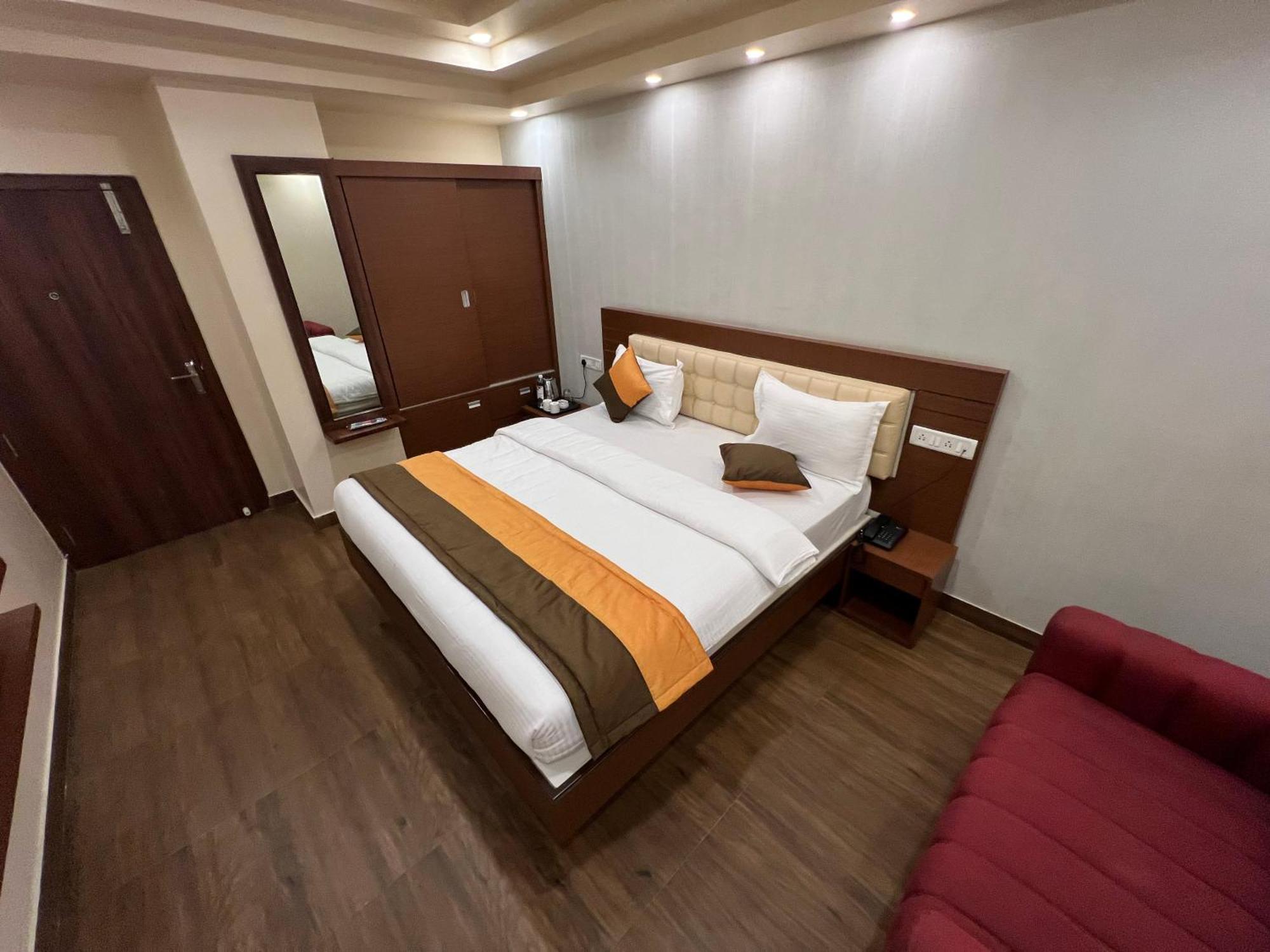 Grand Falcon Electronic City Kammasandra Exterior photo